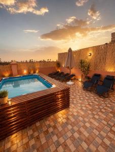 Khyli rooftop 1 vue palmerie