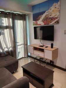 Condo near Robinsons Mall Magnolia