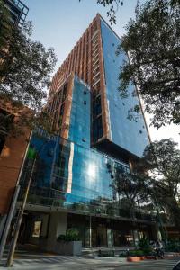 Milán 3BR Zona 10 Luxury Suite - Pool, Gym & View