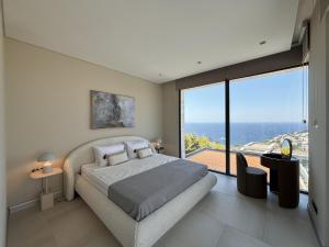 Yalıkavak Villa with Pool, Garden & Sea View