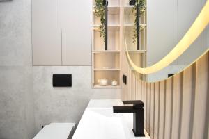TOTU HOME Modern Gdynia Balcony Stay
