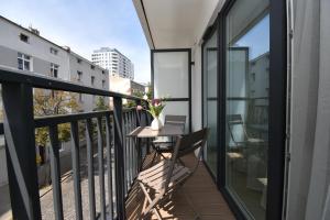 TOTU HOME Modern Gdynia Balcony Stay