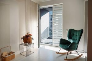 Nova Modern Stay with Underground Parking