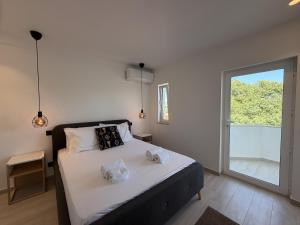 Agua Plaza T2 with Pool & AC