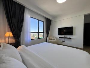 2Br Chic apartment scenic view 5min to sarit