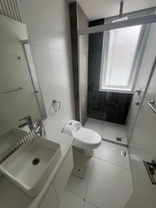 Penthouse nuevo de 2 dormitorios en una excelente ubicación