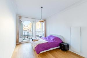 Elegant 2BR - Sleeps 6 - Steps from Arc de Triomphe