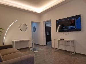 Fresia house with terrace by ML WHITE HOUSE