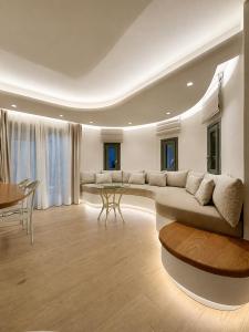 Niriides Sea View Luxury Suites, Brand New 2026 August