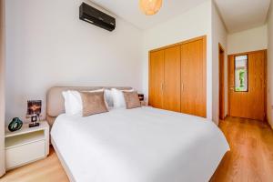 Luxury 3BR Apartment Pool & Garden Prestigia