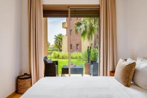 Luxury 3BR Apartment Pool & Garden Prestigia