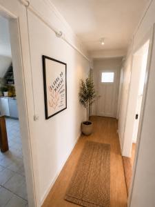Helles Zimmer mit Balkon, BBQ-Terrasse und WLAN