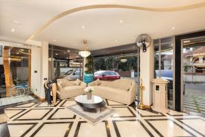 Paramount Residency