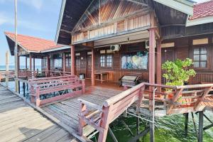 RedDoorz at Derawan Beach Cottage