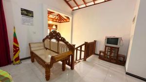 Blissful Chateau Garden View Upper Floor 2BR Apartment Dickwella