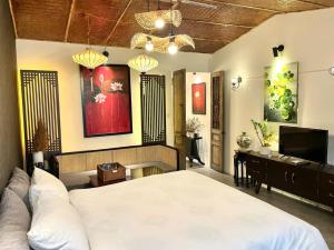 Hidden Paradise with 2 bedrooms, Free Washer, 10 minutes Walking to Hanoi Old Quarter