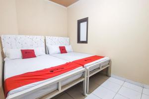 RedDoorz near RS Sari Asih Karawaci