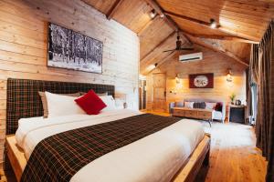 AMAYA HOME - Lodge, Spa & Restaurant Sóc Sơn