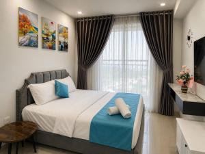 Saigon Airport Luxury Service Apartment Sky Center Residence