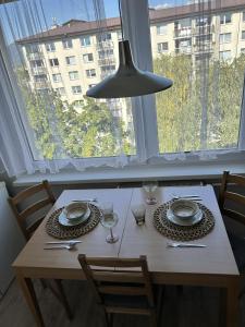 Tichý priestranný apartmán s parkovaním