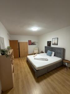 Tichý priestranný apartmán s parkovaním