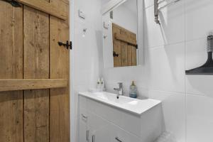 2 Bed in Windermere oc-lr022