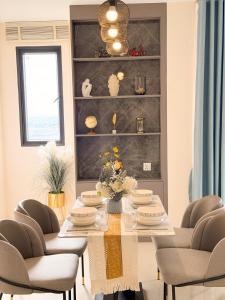 Versailles Square Apartment by Homii