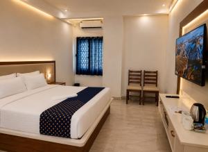 Hotel grand vista near by kepegowda international airport bengalore