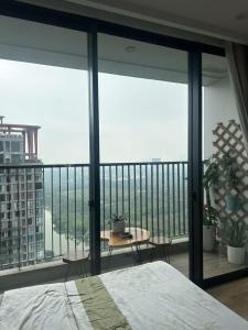 Can hộ hồ thiên nga Onsen R2 Ecopark Phụng Công, Hưng Yên