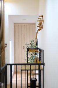 Villa Rajendra Modern Mezzanine untuk Keluarga