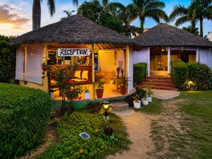 Corbett Soho Resort