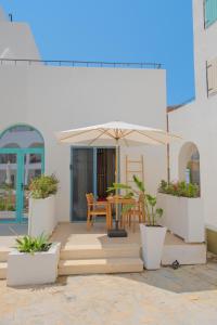 Modern Art Apt Drymades Village Santorini- Seaside