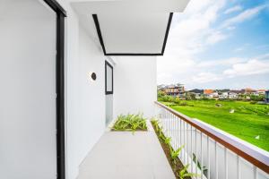 Nava V8 - 3BR Villa Rice Field View in Canggu