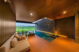 Nava V8 - 3BR Villa Rice Field View in Canggu