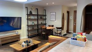 Lala House - Homestay Ha Noi CS4
