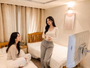 홍대의 빌라#홍대의 아파트먼트#방3개#침대4개#홍대입구숙소#망원시장#합정#짐보관#쇼핑거리#관광명소#단독사용#홍대디자인숙소