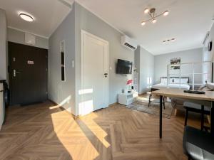 Wygodna Green Point Studio by BookingHost