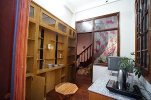Simi Homes Train Street Hanoi