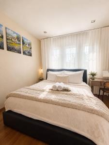 8 Bedroom Bangkok Family Home Sleeps 20 Near Safari World