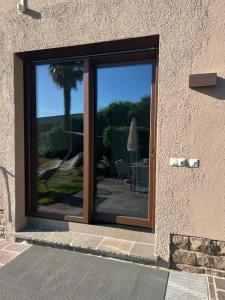 Luxury Apartment with Private Garden & Vineyard Views in Kaltern