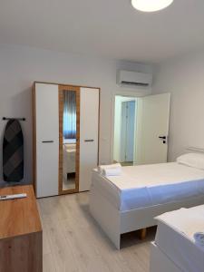 Center Suites