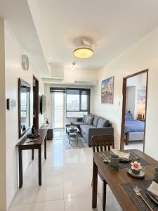 2bedroom wBalcony Near MOA
