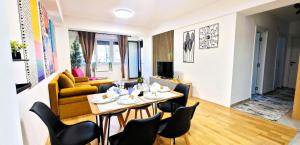 2-Bedroom apartment near center with private parking