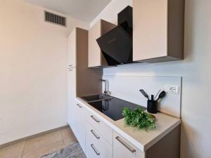Bright stay with terrace and ocean view