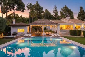 Exceptional Villa in Las Chapas with breathtaking panoramic views!