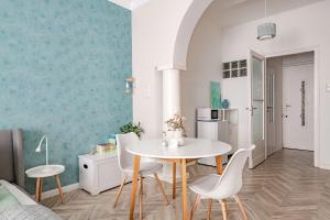 West Side Studio w AC by NW