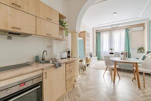 West Side Studio w AC by NW