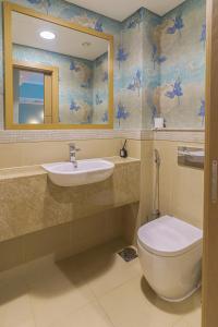 Aviora Private Room in 2 or 3BR Home Facing Burj Khalifa near Metro