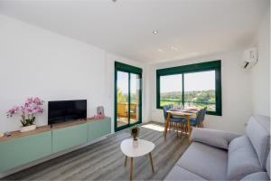 Apartment with Golf Course and Sea Views