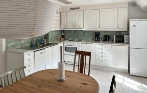 3 Bedroom Gorgeous Home In Visby